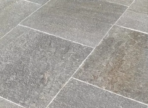 Pietra di Luserna PIASTRELLE tranciate