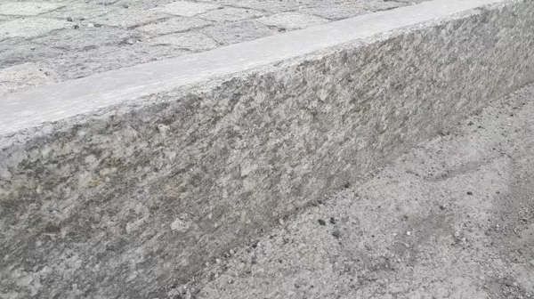 Pietra di Luserna CORDOLI marciapiede